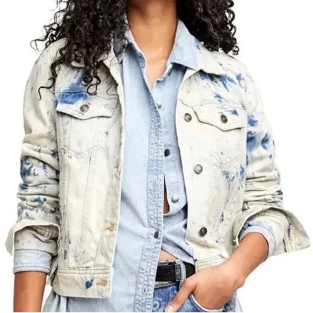 Free People Rumors Distressed Denim Jacket Bleached Acid Wash Tie Dye Blue sz 8